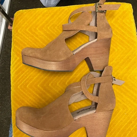 Free People Clogs - Picture 3 of 8